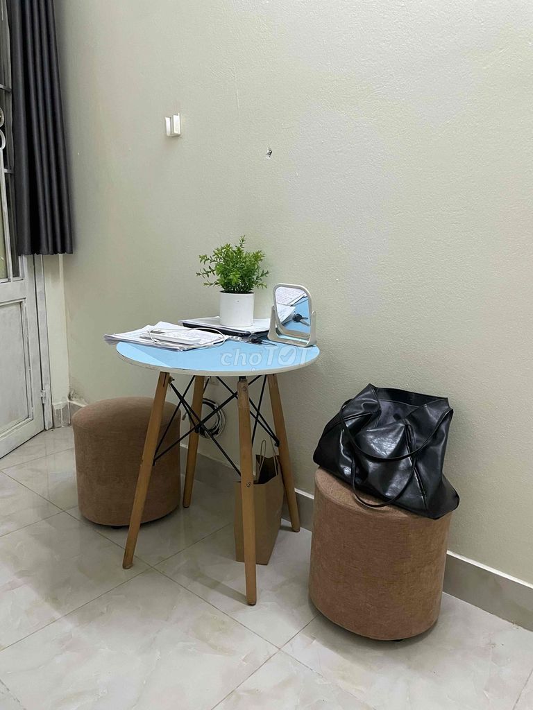 Bộ bàn ghế Gỗ Vải Nâu Xanh 1 bàn 2 ghế. Mua bán Bàn ghế tại Quận Tây Hồ Hà Nội được đăng bởi Hương Đặng hình 1