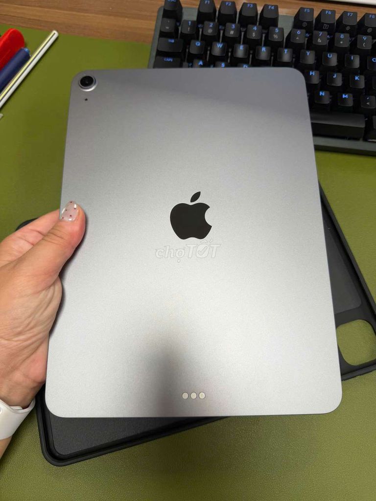 Apple iPad Air 4 Xám 128GB Like New. Mua bán Máy tính bảng tại Quận Bắc Từ Liêm Hà Nội được đăng bởi Tâm Tít hình 1