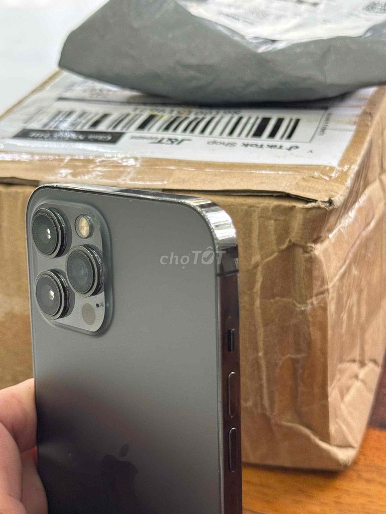 Apple iPhone 12 Pro Max Xám. Mua bán Điện thoại tại Quận Liên Chiểu Đà Nẵng được đăng bởi Phi Hùng hình 1