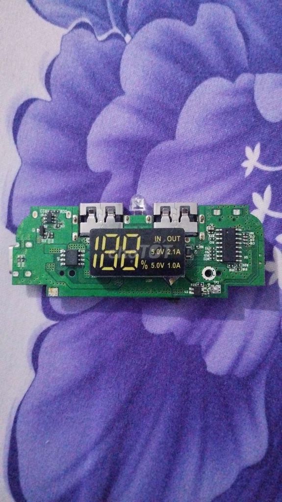 Xác Sạc dự phòng RUIPU Đen. Mua bán Phụ kiện (Màn hình, Chuột...) tại Huyện Thuỷ Nguyên Hải Phòng được đăng bởi Quốc Anh Bùi hình 1