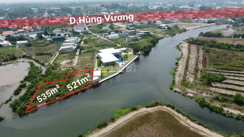 Hàng hiếm hơn 1000m2 măt sông lớn đ. xe hơi tại xã P.Đông cách phà 5km