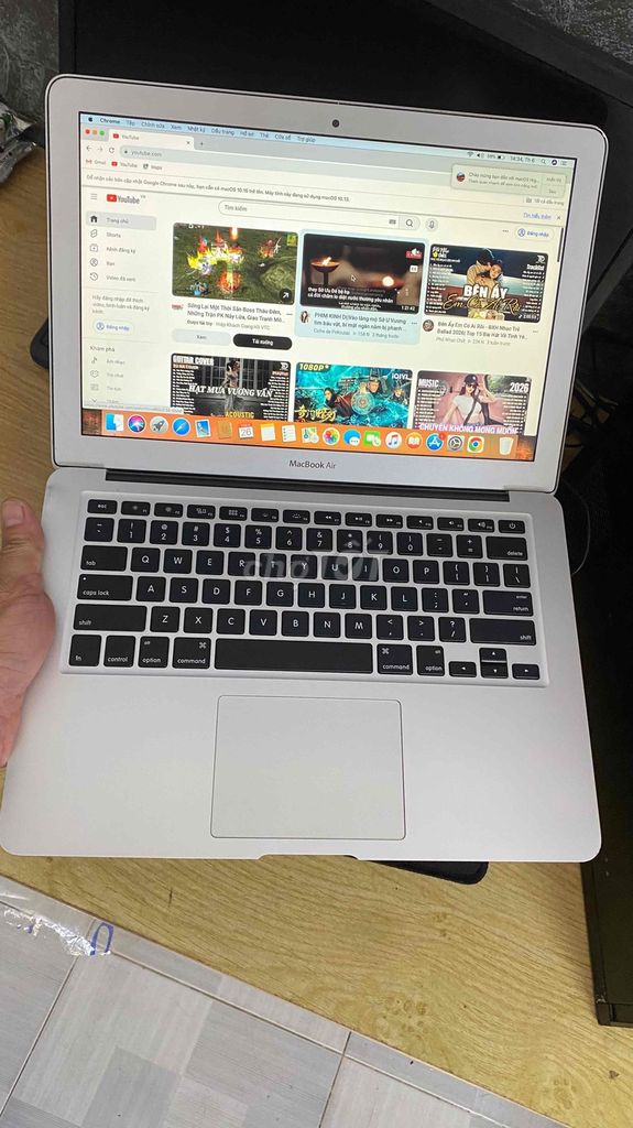 Macbook air nhỏ gọn i5 máy đẹp. Mua bán Laptop tại Quận Tân Phú Tp Hồ Chí Minh được đăng bởi Phát Triển hình 1