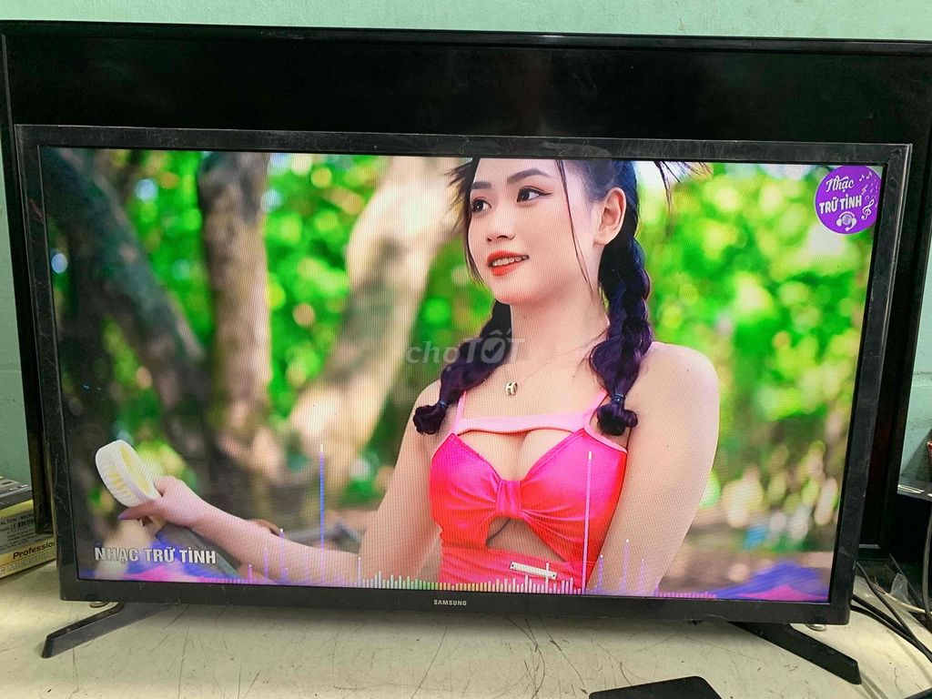 Tivi Samsung 32inh led đời mới. Mua bán Tivi, Âm thanh tại Thành phố Bến Tre Bến Tre được đăng bởi trần Anh hình 1