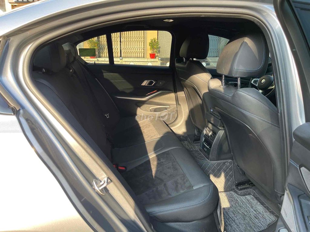 BMW 330i M sport model 2025 lướt chỉ 5.000km