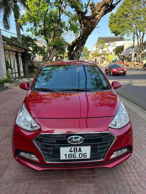 Bán Hyundai Grand i10 2019 số tự động màu đỏ