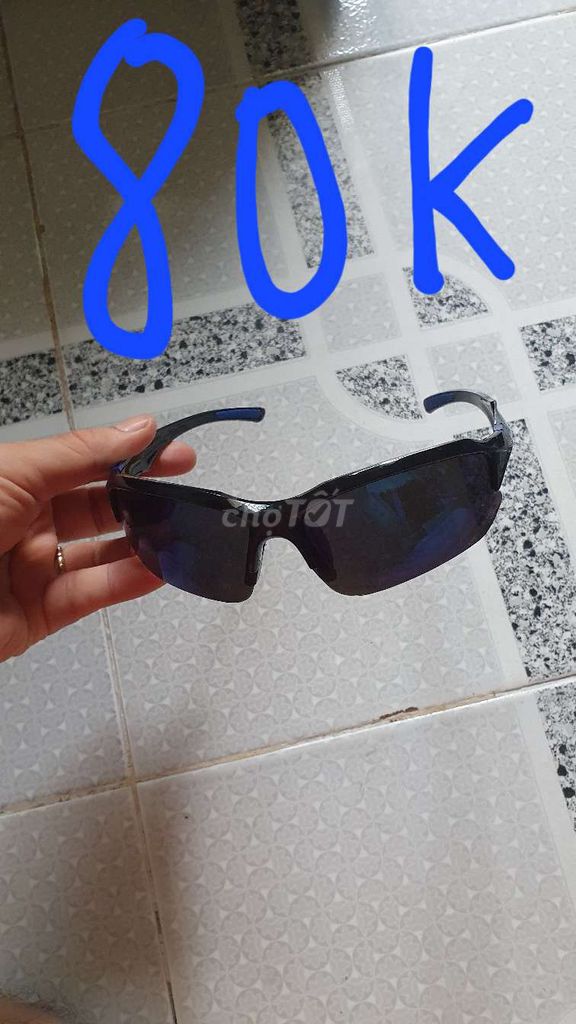 Kính râm chống tia UV màu Đen. Mua bán Phụ kiện thời trang khác tại Quận 12 Tp Hồ Chí Minh được đăng bởi Nguyễn Huy Hải hình 1