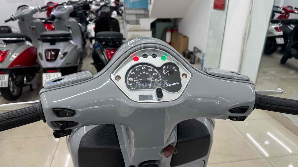Vespa Super GTS siêu đẹp ngay chủ. Mua bán Xe máy tại Quận Phú Nhuận Tp Hồ Chí Minh được đăng bởi VESPA  PIAGGIO BẢO HƯNG Vespa cũ trả góp  hình 5