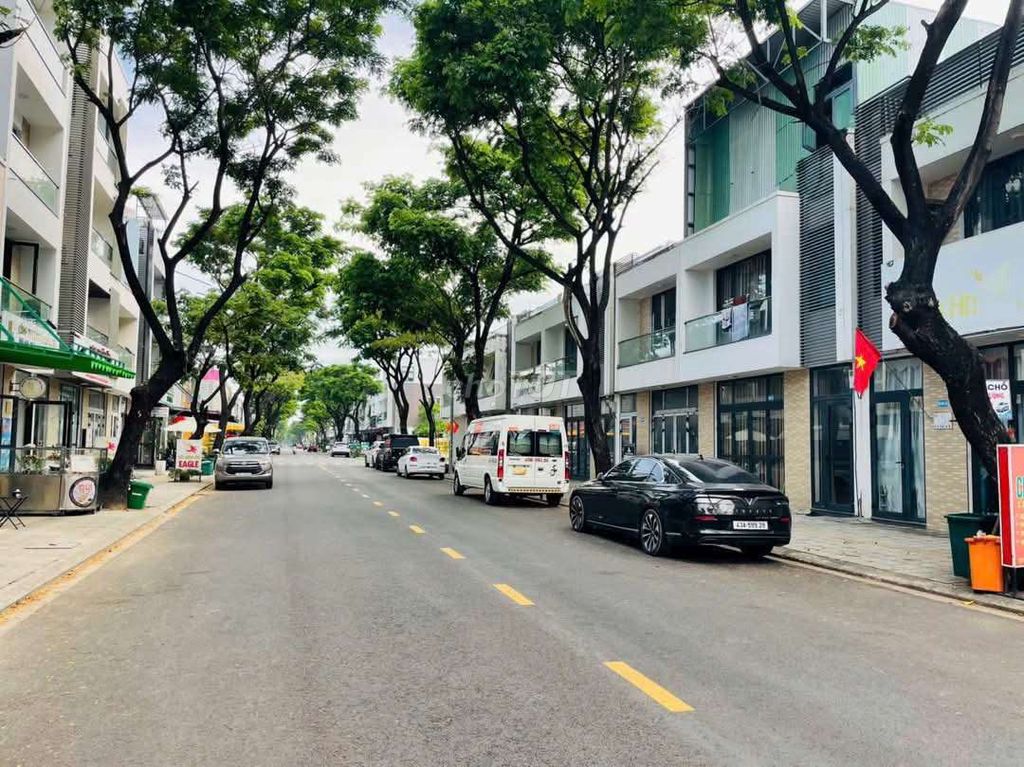 CẦN BÁN LÔ BIỆT THỰ GẦN GÓC NGÃ TƯ,GẦN BV PHAN CHÂU TRINH,GIÁ CỰC TỐT
