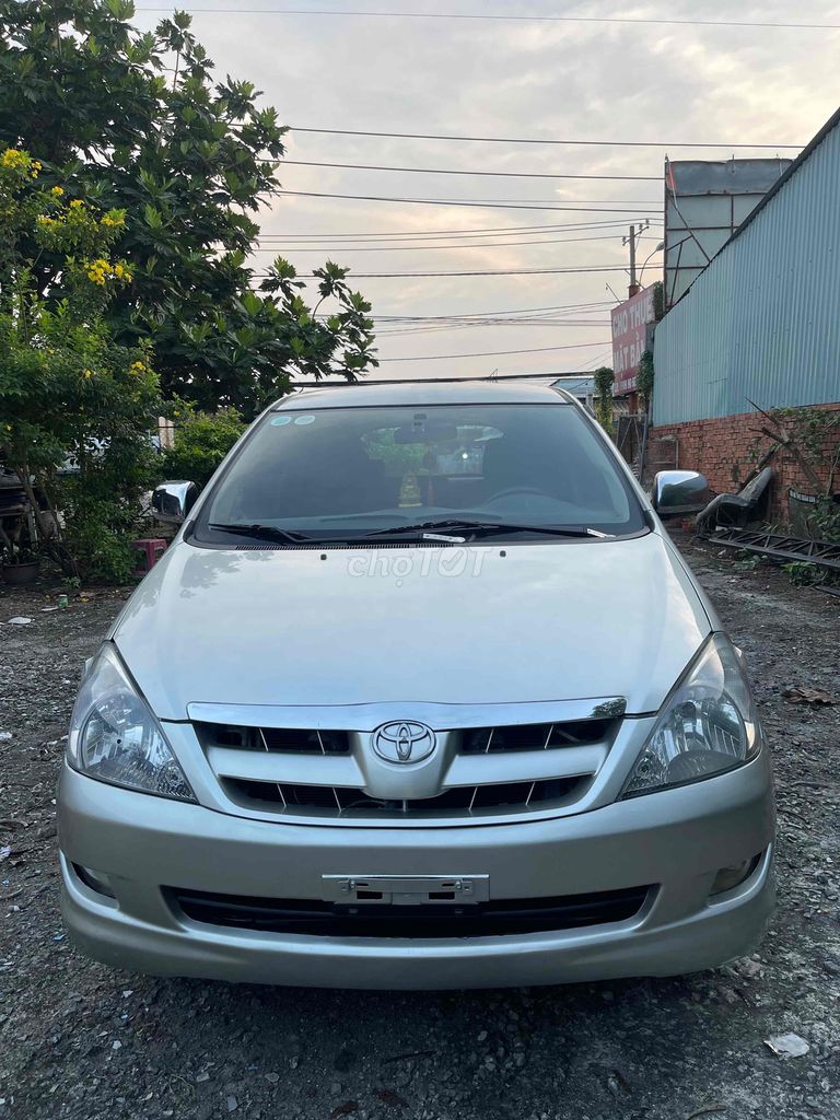 Toyota Innova 2008 G - 200000 km