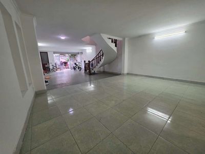 Nhà phố 80 m² · 1 PN · Đường Nguyễn Kiệm