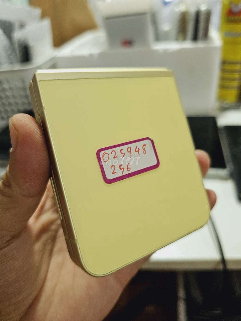 Samsung ZFlip6 Vàng chanh 12GB/256GB đẹp keng. Mua bán Điện thoại tại Quận Thanh Xuân Hà Nội được đăng bởi Nam hình 1