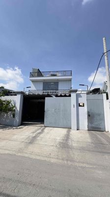Bán gấp nhà mặt tiền