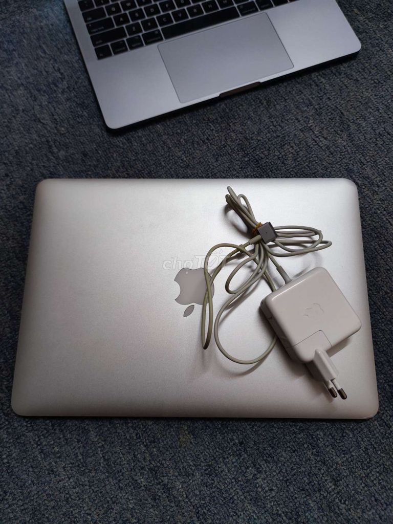 Apple MacBook Air 2017 8GB/128GB Bạc. Mua bán Laptop tại Quận Đống Đa Hà Nội được đăng bởi Mạnh Kỳ hình 1