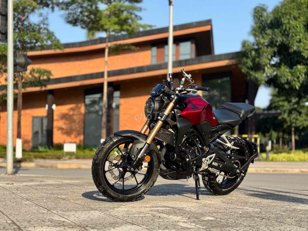 Honda CB 300R 2022 Đỏ 8000km. Mua bán Xe máy tại Quận Cầu Giấy Hà Nội được đăng bởi Tuấn Việt Motor hình 1