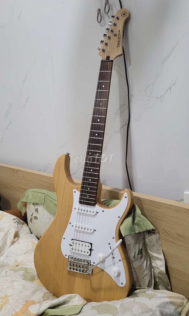 Đàn guitar điện Yamaha Pacifica 112J + amply. Mua bán Nhạc cụ tại Quận Hải Châu Đà Nẵng được đăng bởi 0867536802df hình 1
