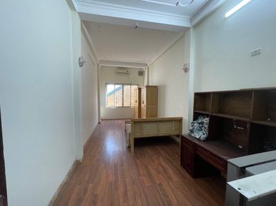 Nhà phố 38 m² · 3 PN · Phố Định Công