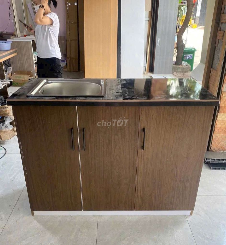 TỦ BẾP DI ĐỘNG NHỰA 1M05 SẴN BỒN ĐƠN MẶT GẠCH MEN . Mua bán Nội thất, đồ gia dụng khác tại Thành phố Thủ Đức Tp Hồ Chí Minh được đăng bởi Tủ nhựa đài loan hoàng quân hình 1