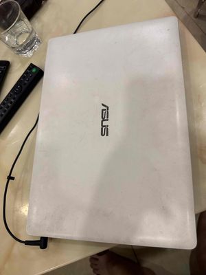 Laptop Asus X452L I3-4030U/ RAM 8 GB/ SSD 156 GB/