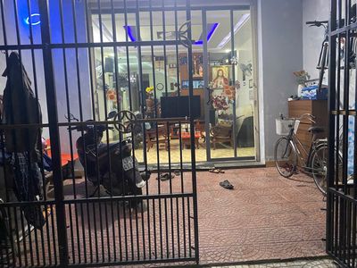 Bán nhà 2 tầng đường Thạch Sơn 1 , Hoà Hiệp 4 , kẹp đường luồng thoáng. Mua bán nhà ở tại Quận Liên Chiểu Đà Nẵng được đăng bởi Nguyễn Việt