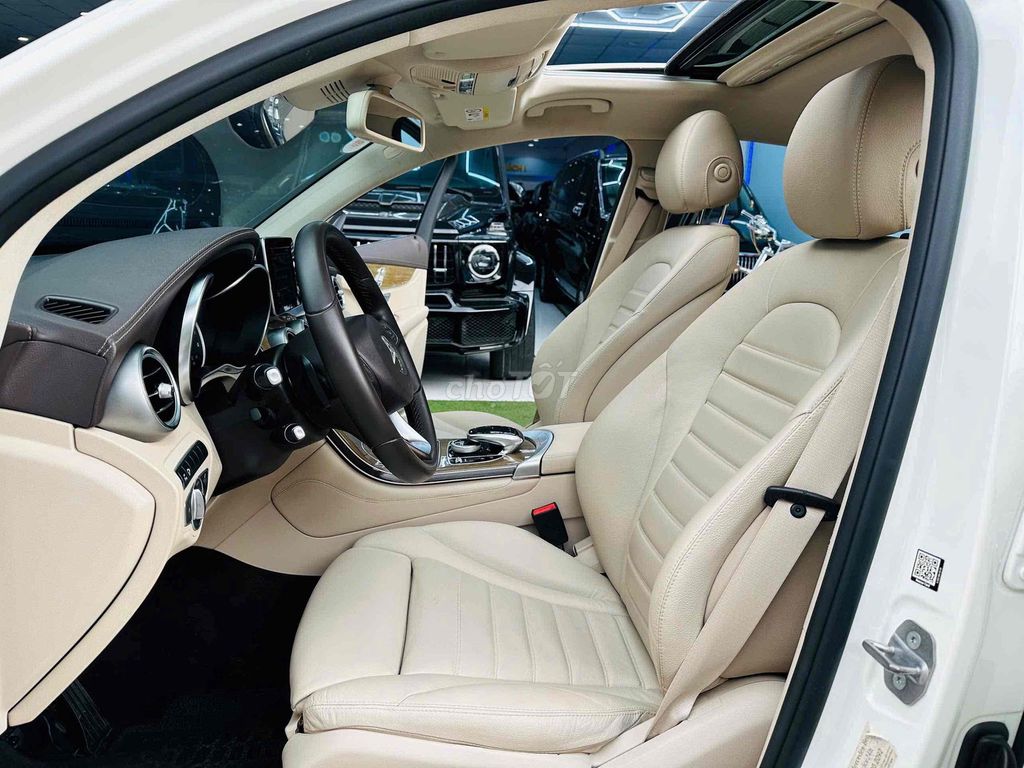 Mercedes-Benz GLC300 Coupe 2017 4MATIC. Mua bán Ô tô tại Quận 8 Tp Hồ Chí Minh được đăng bởi Hồng Phúc hình 3