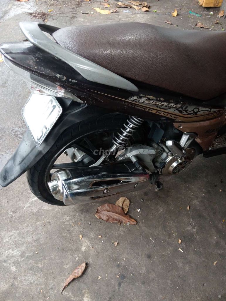 Suzuki Hayate 2011 màu Nâu. Mua bán Xe máy tại Quận 11 Tp Hồ Chí Minh được đăng bởi Nguyễn Minh Tuấn hình 2