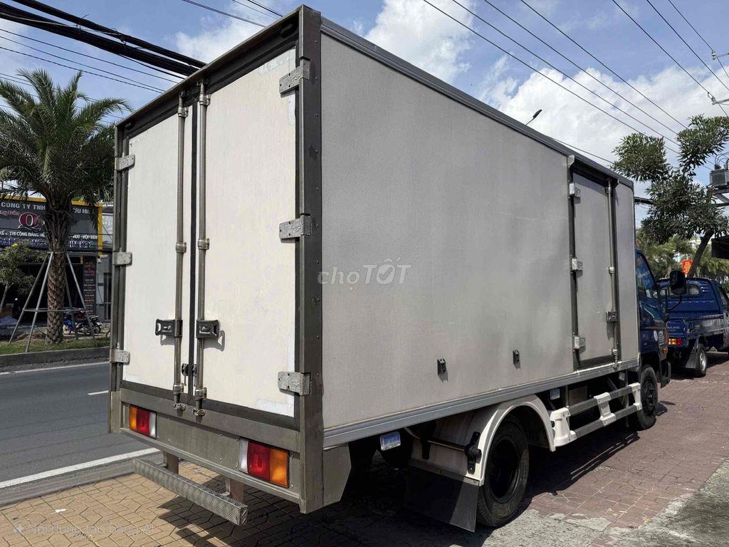 HYUNDAI 75S THÙNG KÍN MÁY OXY 2022. TẢI 3T5, THÙNG. Mua bán Xe tải, xe ben tại Thành phố Long Xuyên An Giang được đăng bởi Ô TÔ TRƯỜNG THANH hình 6