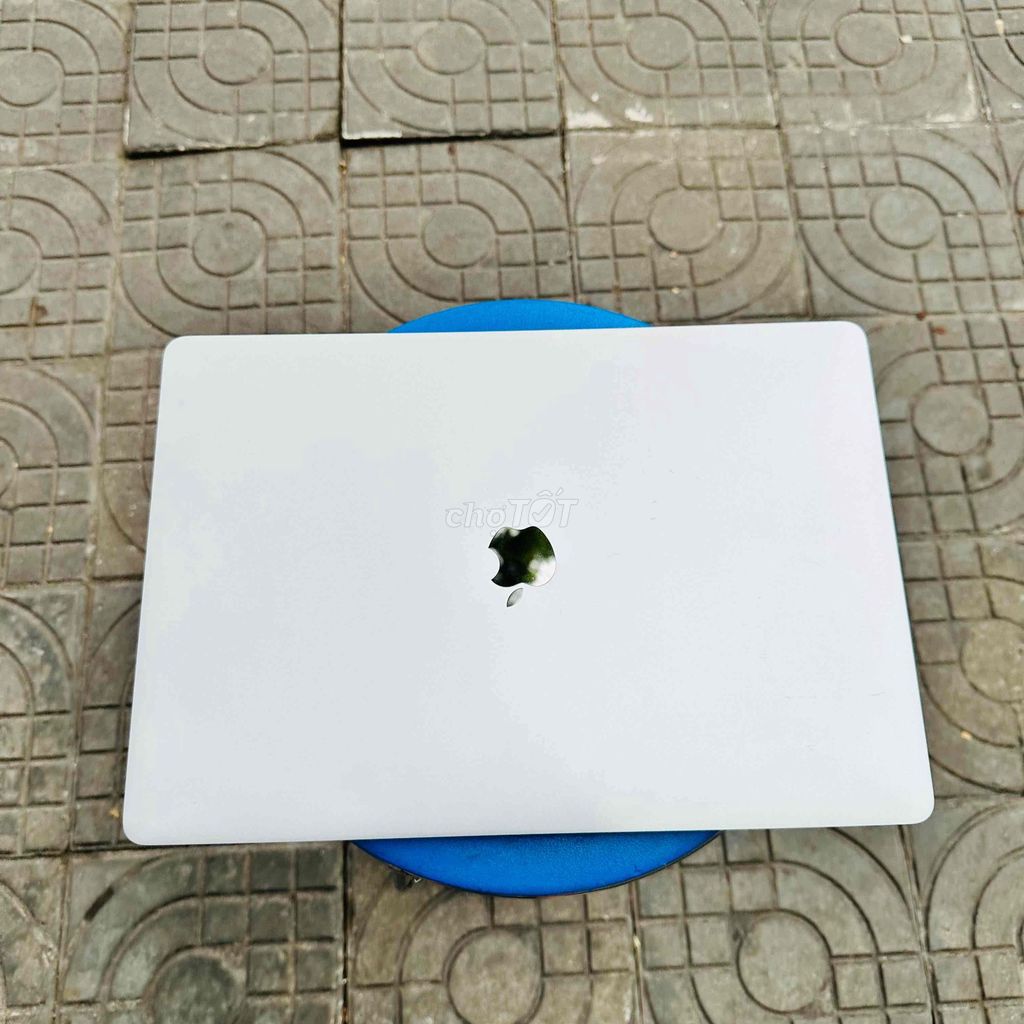 Apple MacBook Pro 2018 i7 32GB/512GB Bạc. Mua bán Laptop tại Quận Cẩm Lệ Đà Nẵng được đăng bởi Macflow hình 1