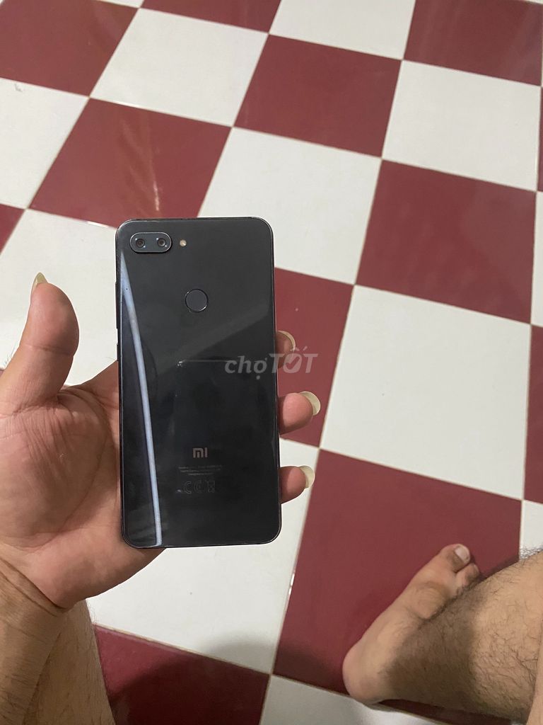 0908987726 - Xiaomi Mi 8 Lite xám 2sim 4/64gb 98% không lỗi lầm