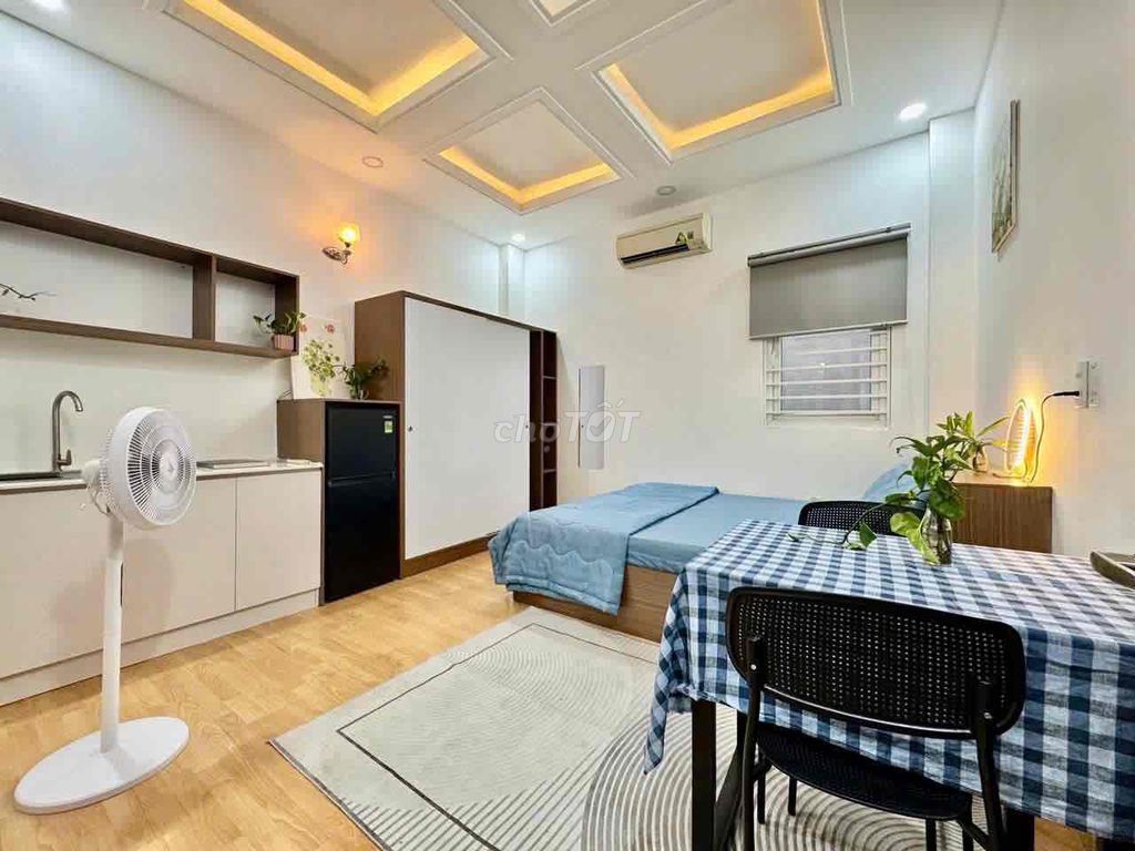Chính Chủ Cho Thuê Phòng Ban Công Ở 98F Lê Lai Q.1 Ful NT Ạ VIP