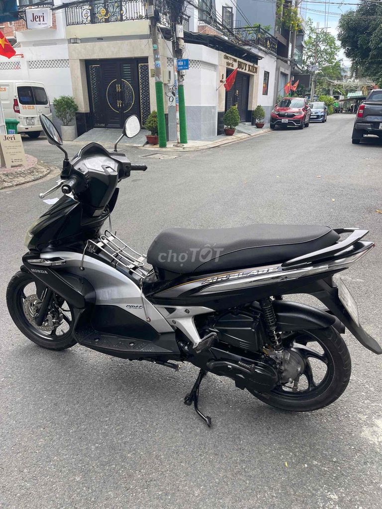 Honda Ab 2011 đời chót nẹp xi,bstp,xe zin êm ru. Mua bán Xe máy tại Quận 7 Tp Hồ Chí Minh được đăng bởi Trung Anh hình 6