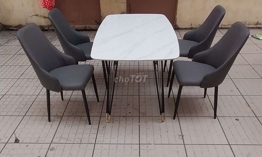 Bộ bàn Ghế ăn đã qua sử dụng đẹp mới hình 100%. Mua bán Bàn ghế tại Huyện Bình Chánh Tp Hồ Chí Minh được đăng bởi Trần Đạt Phát hình 1