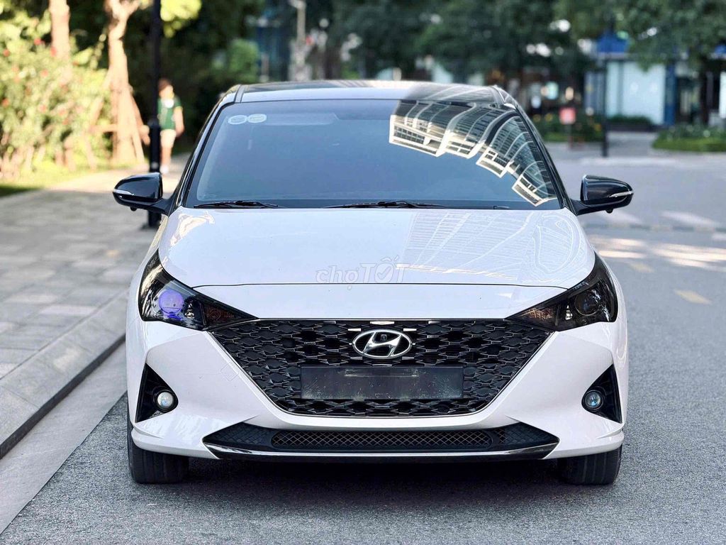 Hyundai Accent 2022 белый супервнешний вид