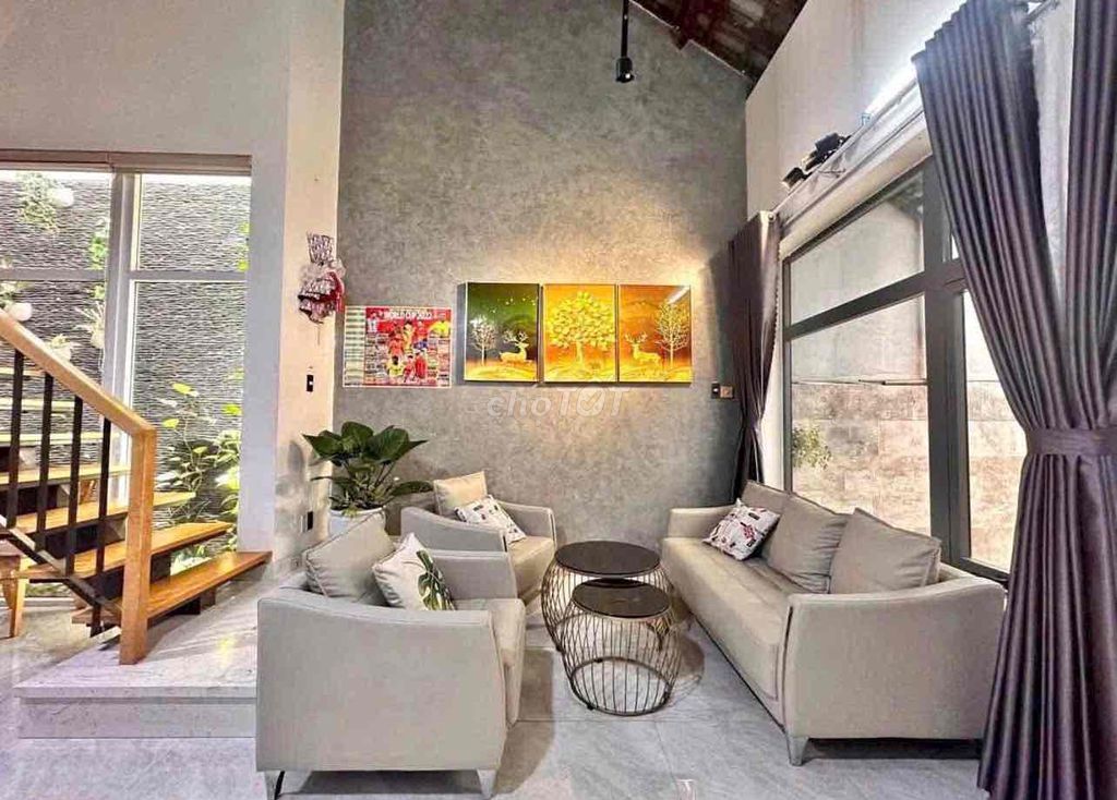 Rent · 2 bd · 100 м² · Quận Ngũ Hành Sơn, ул. Đường Trịnh Lỗi