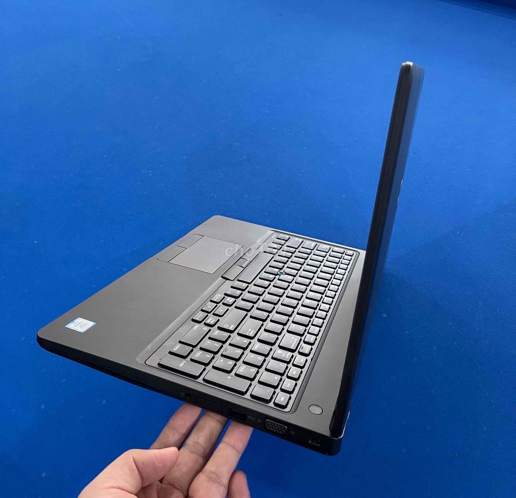 Dell Latitude 5580 ram 8gb, ssd 256gb mạnh và bền