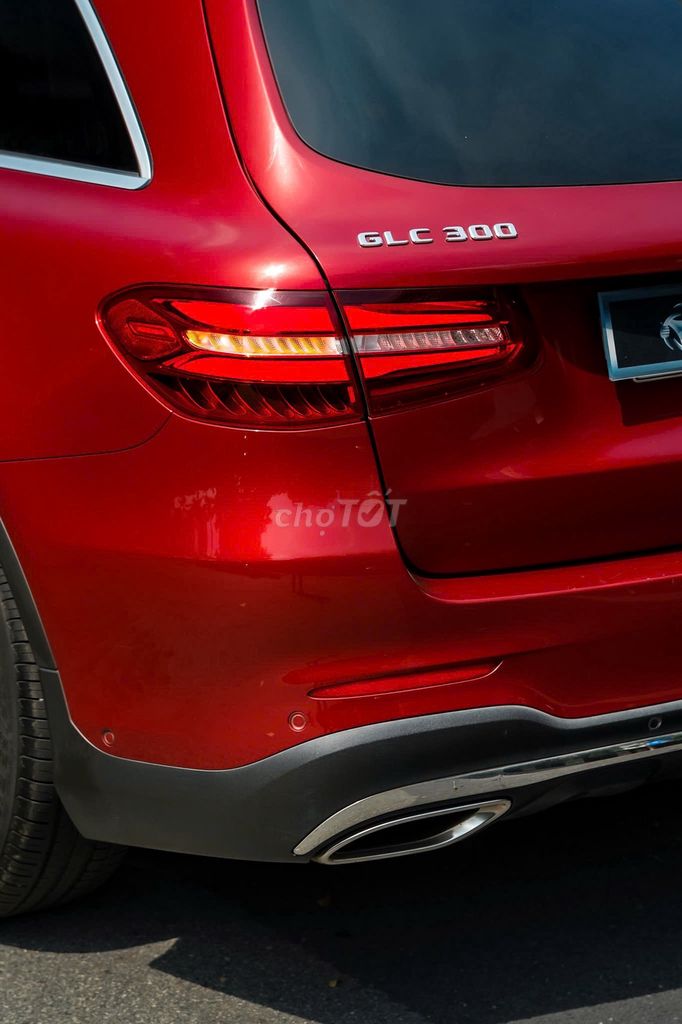 Mercedes GLC300 4Matic 2019, Bank 90%. Mua bán Ô tô tại Quận 7 Tp Hồ Chí Minh được đăng bởi Hoàn Lee Xe Lướt hình 4