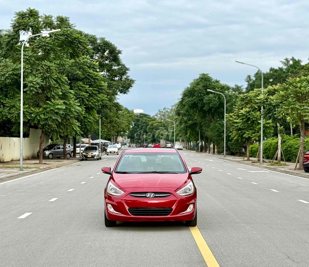 Hyundai Accent 2016 1.4 AT Hatchback - 11000 km. Mua bán Ô tô tại Quận Long Biên Hà Nội được đăng bởi Thế Anh hình 1