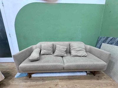 ghế sofa chân gỗ bọc vải + 2100x800. Mua bán Bàn ghế tại Quận 3 Tp Hồ Chí Minh được đăng bởi Thanh Xuân