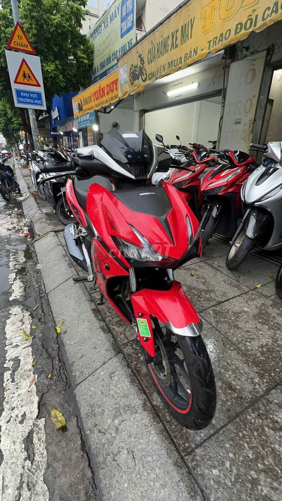 Honda Winner V2 2020 Красный 90% новые