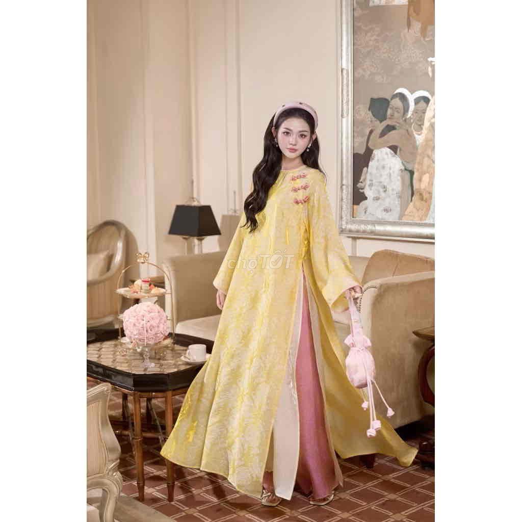 Áo dài PETBYCHANG Nữ Vàng size M. Mua bán Quần áo tại Quận Cẩm Lệ Đà Nẵng được đăng bởi Tên chưa cung cấp hình 1