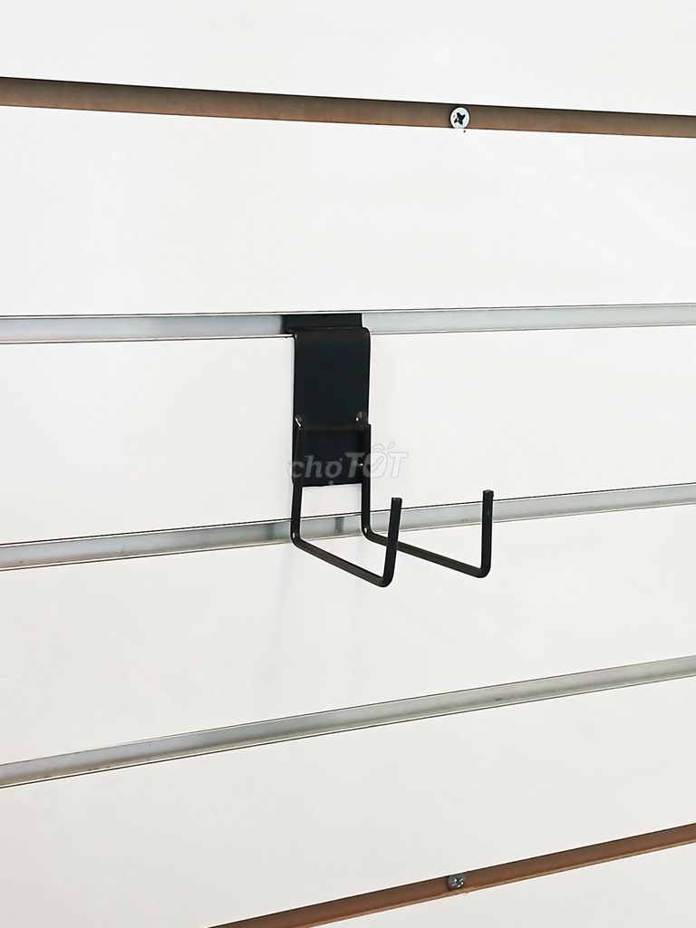 MÓC TREO VỢT PICKLEBALL LOẠI CÀI RÃNH SLATWALL. Mua bán Tủ, kệ gia đình tại Quận Gò Vấp Tp Hồ Chí Minh được đăng bởi Do Sang hình 2