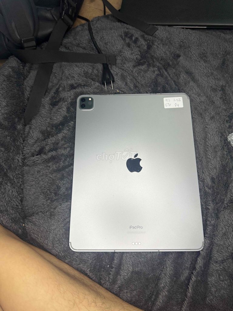 Apple iPad Pro M2 12.9 inch 5G 256GB Xám 95%. Mua bán Máy tính bảng tại Quận Hoàng Mai Hà Nội được đăng bởi chu  hình 1