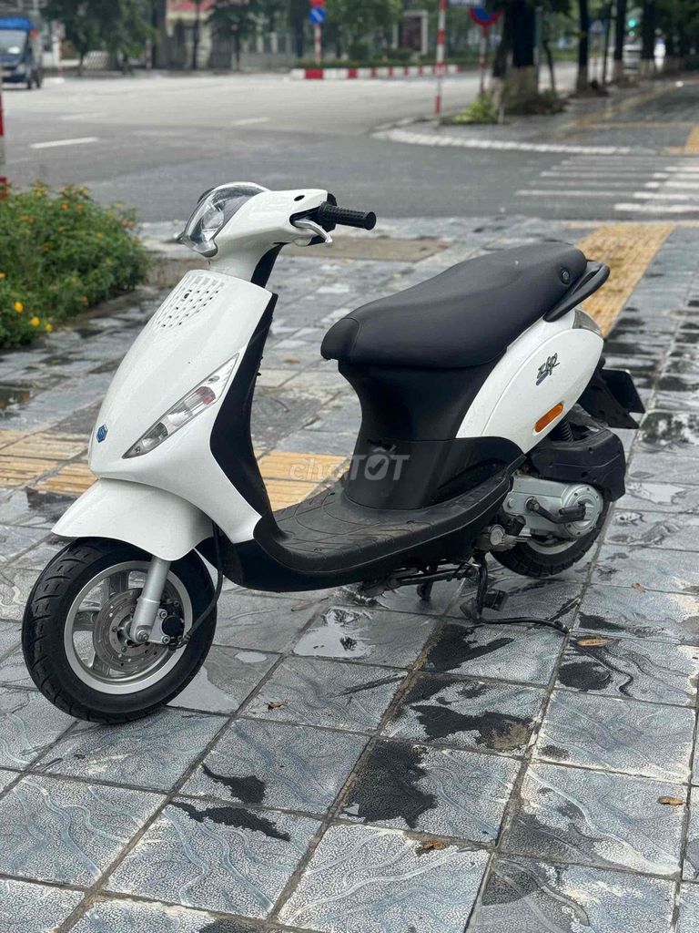 PIAGGIO ZIP 2020 trắng mới 95% em cần bán. Mua bán Xe máy tại Quận Nam Từ Liêm Hà Nội được đăng bởi Minh Minh hình 3