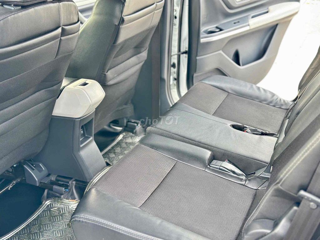 Cần Bán Toyota Veloz Cross 2022 CVT ,số Tự động ☎️. Mua bán Ô tô tại Quận Hoàng Mai Hà Nội được đăng bởi Anh Tuy hình 9