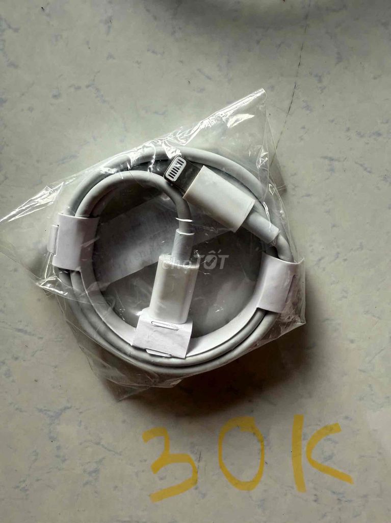 Cáp sạc Apple Trắng iPhone, iPad. Mua bán Phụ kiện (Màn hình, Chuột...) tại Quận Bình Thuỷ Cần Thơ được đăng bởi PAUL TUAN hình 1
