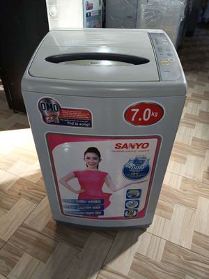 Máy giặt Sanyo 7kg.  Có BH Bao vận chuyển