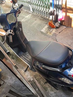 xe xăng 50cc, màu xanh. Mua bán Xe máy tại Quận Long Biên Hà Nội được đăng bởi Trang