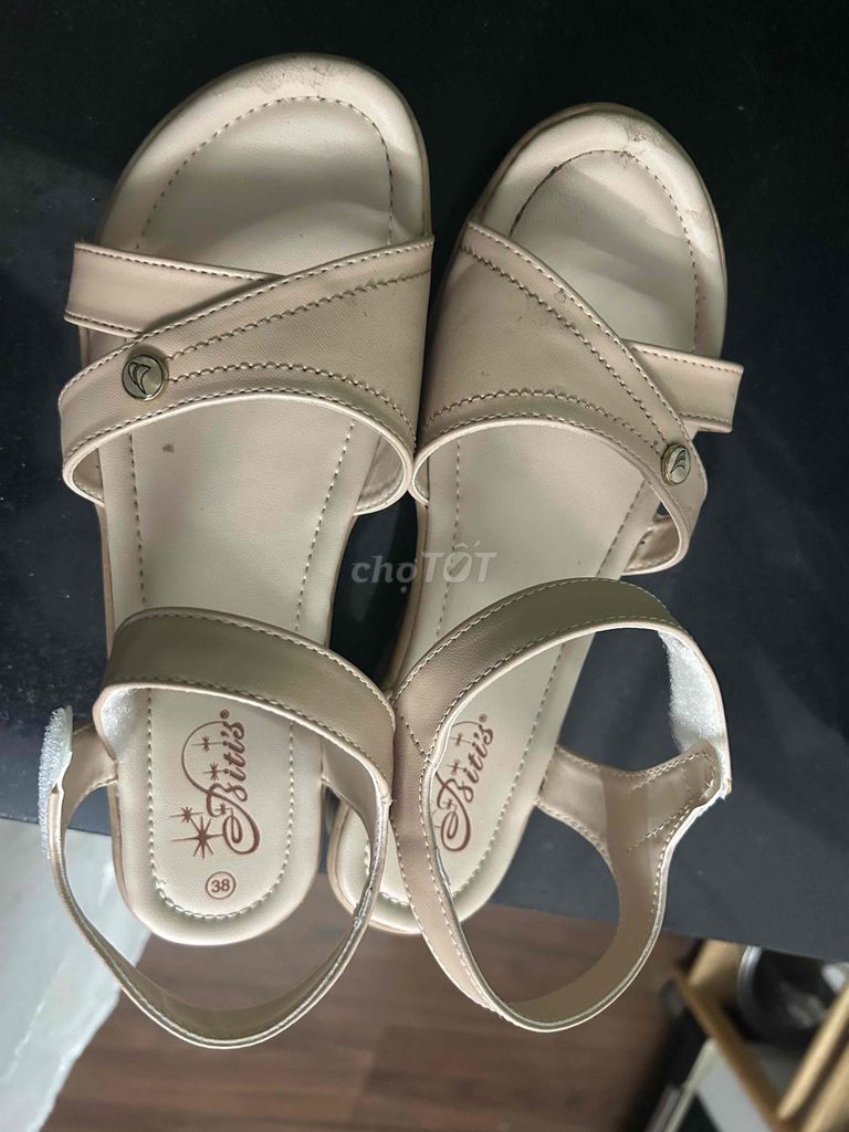 Sandal Bitis Nữ Kem size 38 Trẻ trung. Mua bán Giày dép tại Quận 12 Tp Hồ Chí Minh được đăng bởi Từ Thị Hoà Hiền hình 1