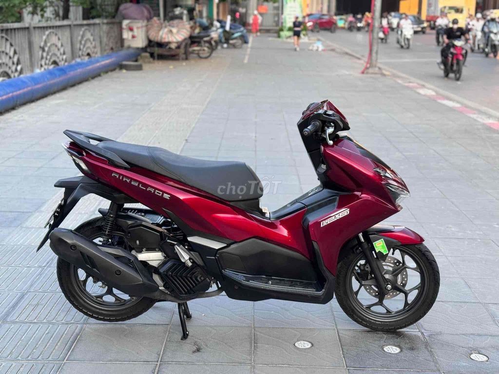 Воздушный клинок Honda 2026 красный