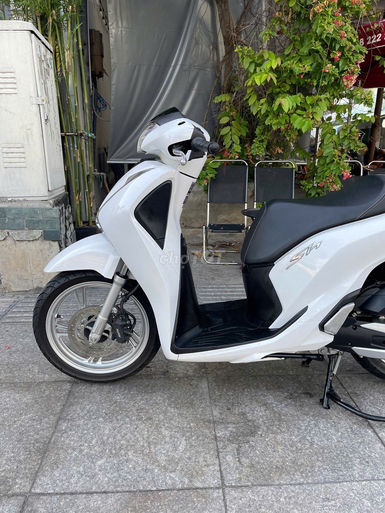 Honda SH 125 CBS 2017 Trắng. Mua bán Xe máy tại Quận Gò Vấp Tp Hồ Chí Minh được đăng bởi VÕ MINH HẬU hình 9