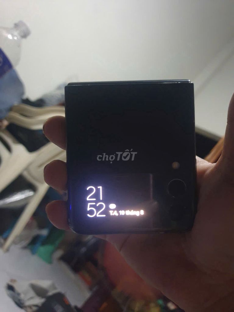 Samsung Galaxy Z Flip3 128GB Đen Sọc màn hình. Mua bán Điện thoại tại Thành phố Thủ Đức Tp Hồ Chí Minh được đăng bởi Tri Huynh hình 1